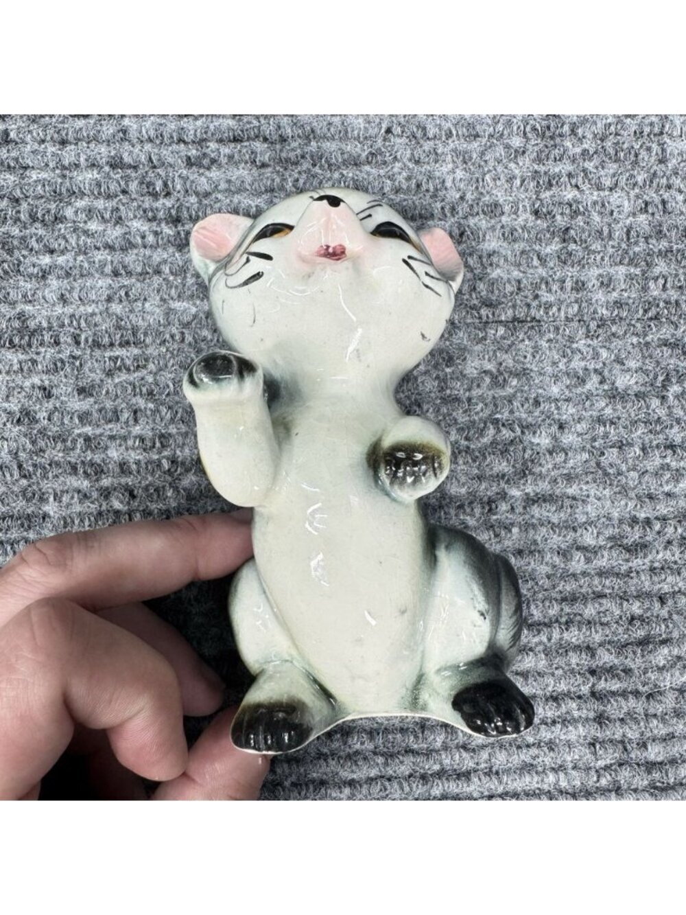 Vintage Cat Kitten Figurine Pair Japan Ceramic Gray Tabby Scratching Face Glazed - Picture 7 of 10